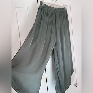 Elegant Satin Wide-Leg Pants Medium